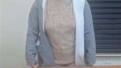 القبض على سيدة حاولت تهريب أموال خارج البلاد بالمخالفة للقانون