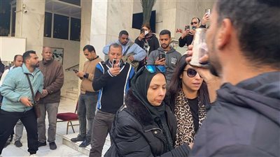 بالصور.. حضور كبير من نجوم الفن في جنازة عدوية