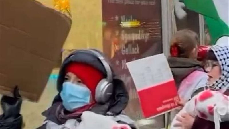 مسيرات لدعم القضية