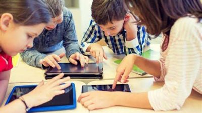 اليونان تطلق تطبيقًا حكوميًا لتعزيز رقابة الأطفال على الإنترنت