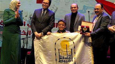 طلاب جامعة أسيوط من ذوي الهمم يحققون أربع جوائز في الموسم السابع لمسابقة المواهب الذهبية