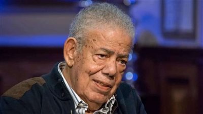 نجوم الفن يشاركون في عزاء السيناريست بشير الديك.. أشرف زكي ومسعد فودة الأبرز