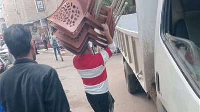 إزالة ٢٨٧ مخالفة إشغال طريق و ٣ شوادر خلال حملة مكبرة بكفر الدوار