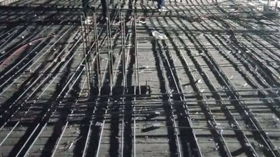 ازالة شدة خشبية وفك حديد التسليح علي مساحة ٢٠٠م بمركز الدلنجات