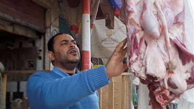 تحرير 5 محاضر تموينية ضد أصحاب  محلات الجزارة بإدكو