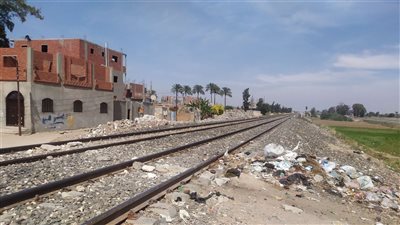 مصرع مُسن دهسه قطار أثناء عبور مزلقان بني قره في أسيوط