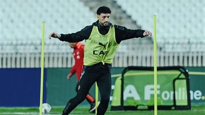 التعادل السلبي يحسم الشوط الأول بين الأهلي وشباب بلوزداد