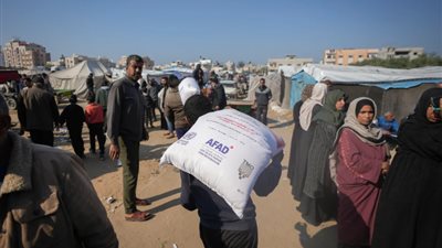 وقف التنسيق مع إسرائيل يهدد حياة موظفي الأونروا وعملها الإنساني