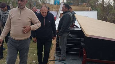 إزالة 3 أكشاك خشب بكوم حماده