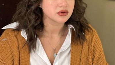 منى فاروق تعلن خطوبتها وتامر حسني يهنئها