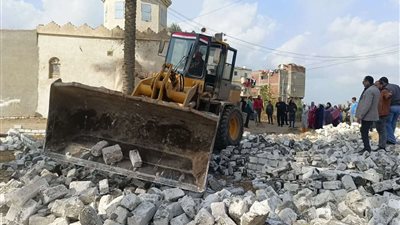 إزالة حالتين تعدى على أرض زراعية بحوش عيسى