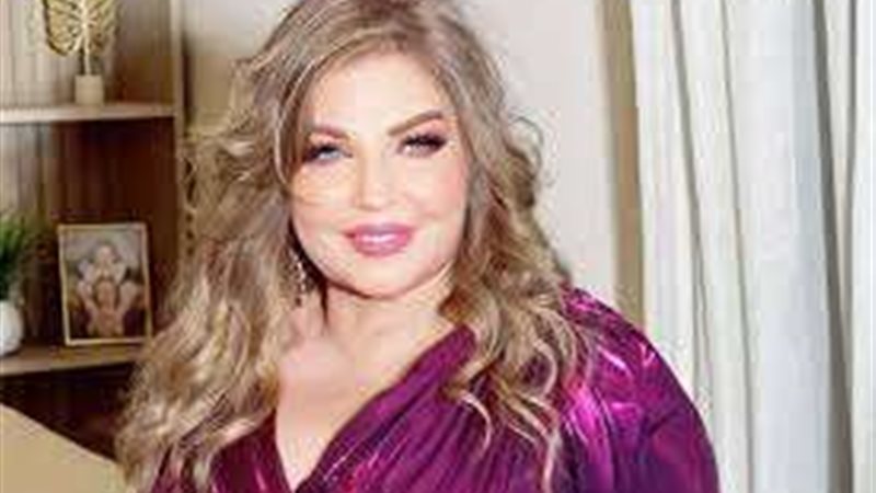الفنانة عبير منير
