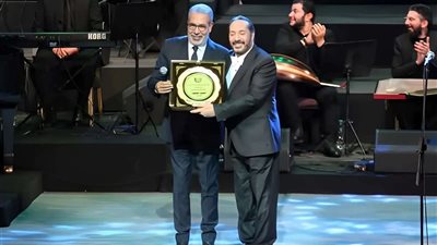 في أولى حفلات 