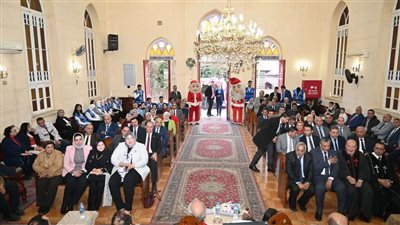 محافظ البحيرة تقدم التهنئة بعيد الميلاد المجيد فى الكنيسة الإنجيلية بدمنهور