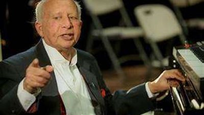 هاني شنودة يوقف حفل جائزة ساويرس احترامًا لآذان العشاء