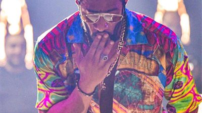 فيديو سقوط محمد رمضان عن المسرح.. اعرف الحكاية؟