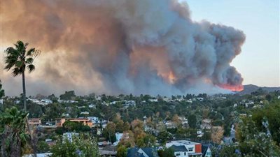 نيويورك تايمز : المخاطر تتزايد بسبب دخان حرائق لوس أنجلوس