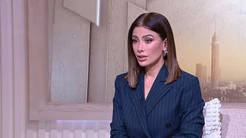 الفنانة صبا مبارك