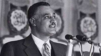 الزعيم والخونة.. جمال عبد الناصر يقف في وجه الإخوان وحل الجماعة