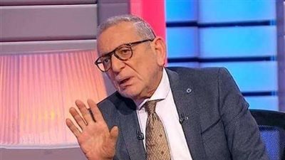 عدلي القيعي يفجر مفاجأة بشأن رحيل لاعب وسط الأهلي