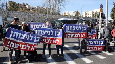 نتنياهو يؤجل المصادقة على صفقة الأسرى وسط تصعيد في التصريحات