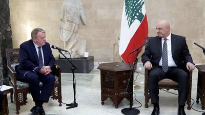 زيارة ماكرون إلى لبنان: دعم السيادة والإصلاحات ووحدة الصف الوطني