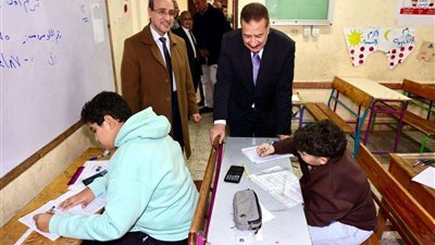 استبعاد رؤوساء لجان وكنترول لمخالفة التعليمات بامتحانات الإعدادية بالمنوفية  (صور)