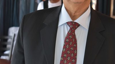 ما الذي تعرفه عن صناعة التعهيد ..؟ خبير اقتصادي يجيب