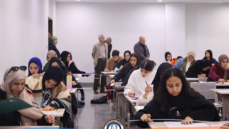 جانب من الامتحانات