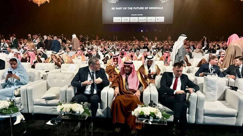 وزير البترول يشارك