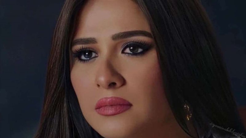 ياسمين عبد العزيز
