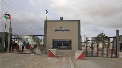 عاجل.. دخول 182 شاحنة مساعدات من معبري كرم أبو سالم والعوجة