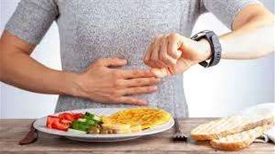 دراسة: الصيام المتقطع مع ممارسة الرياضة أفضل استراتيجية لفقدان الوزن