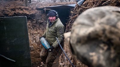 أوكرانيا تواصل ضرباتها الجوية... هجمات على مستودع نفط روسي ومصنع للطائرات