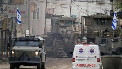 إسرائيل تصعد عملياتها في الضفة وتحاصر مستشفى ومخيم جنين