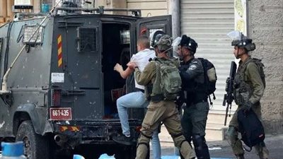 الاحتلال يقوم بعمليات إعدام ميداني ويعتقل 22 فلسطينيًا في الضفة الغربية