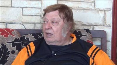 بحضور الخطيب وحسن حمدي.. بدء عزاء ميمي الشربيني بمسجد عمر مكرم