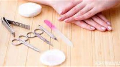 بخطوات بسيطة.. إليك طرق العناية بالأظافر وتلميعه بالمنزل