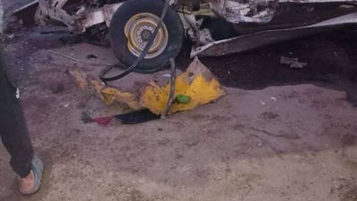 «العربيات اتعجنت».. مصرع وإصابة 10 أشخاص في حادث تصادم سيارتين ميكروباص بـشطورة