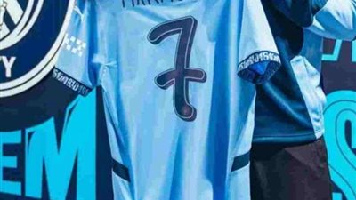 مرموش يكشف سر الرقم 7 بعد انضمامه إلى مانشستر سيتي