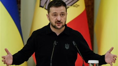زيلينسكي يؤكد استمرار المساعدات العسكرية الأمريكية لأوكرانيا
