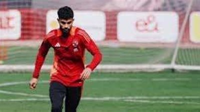 مارسيل كولر يرحب بأحمد رضا في أول تدريب له مع الأهلي