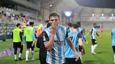 خاص/ مصدر يوضّح حقيقة تفاوض نادي الفتح السعودي مع نجم الأهلي السابق