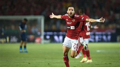 «سنوات المجد والتاريخ».. ماذا قدم معلول مع الأهلي بعد قرار رحيله عن القلعة الحمراء؟