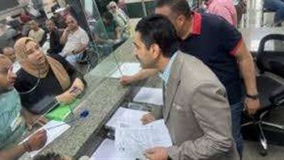 جبر يواصل جولاته التفقدية بمركز خدمات التقنين بالعبور