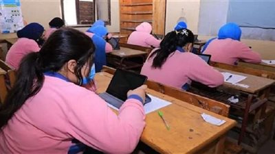 القضاء الإداري يلغي قرار اعتبار التابلت عهدة شخصية للطالب