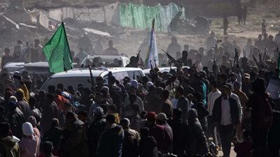 إسرائيل تؤجل الإفراج عن الأسرى الفلسطينيين بعد فوضى تسليم رهائنها في خان يونس