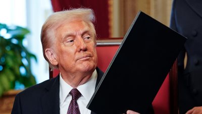 ترامب يثير الجدل بمخطط لإنشاء مركز احتجاز للمهاجرين غير الشرعيين في جوانتانامو