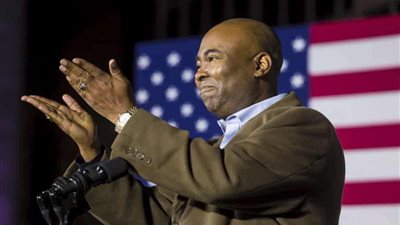 ترامب يصعد تجاريًا.. رسوم 25% على كندا والمكسيك تثير الجدل