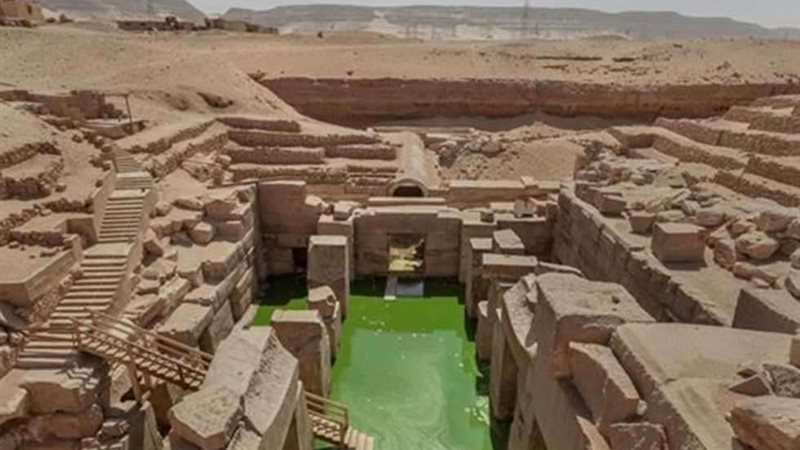 معبد الأوزريون 